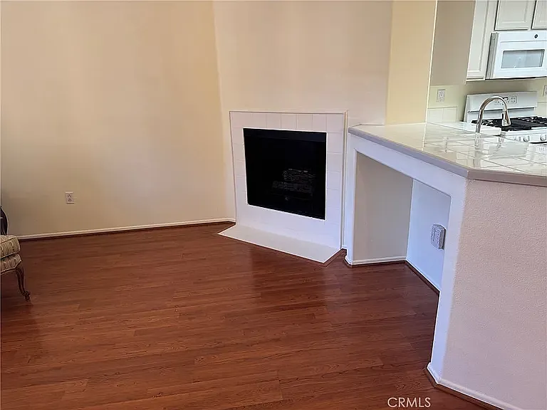 130 S Barranca St #314 — Photo 4