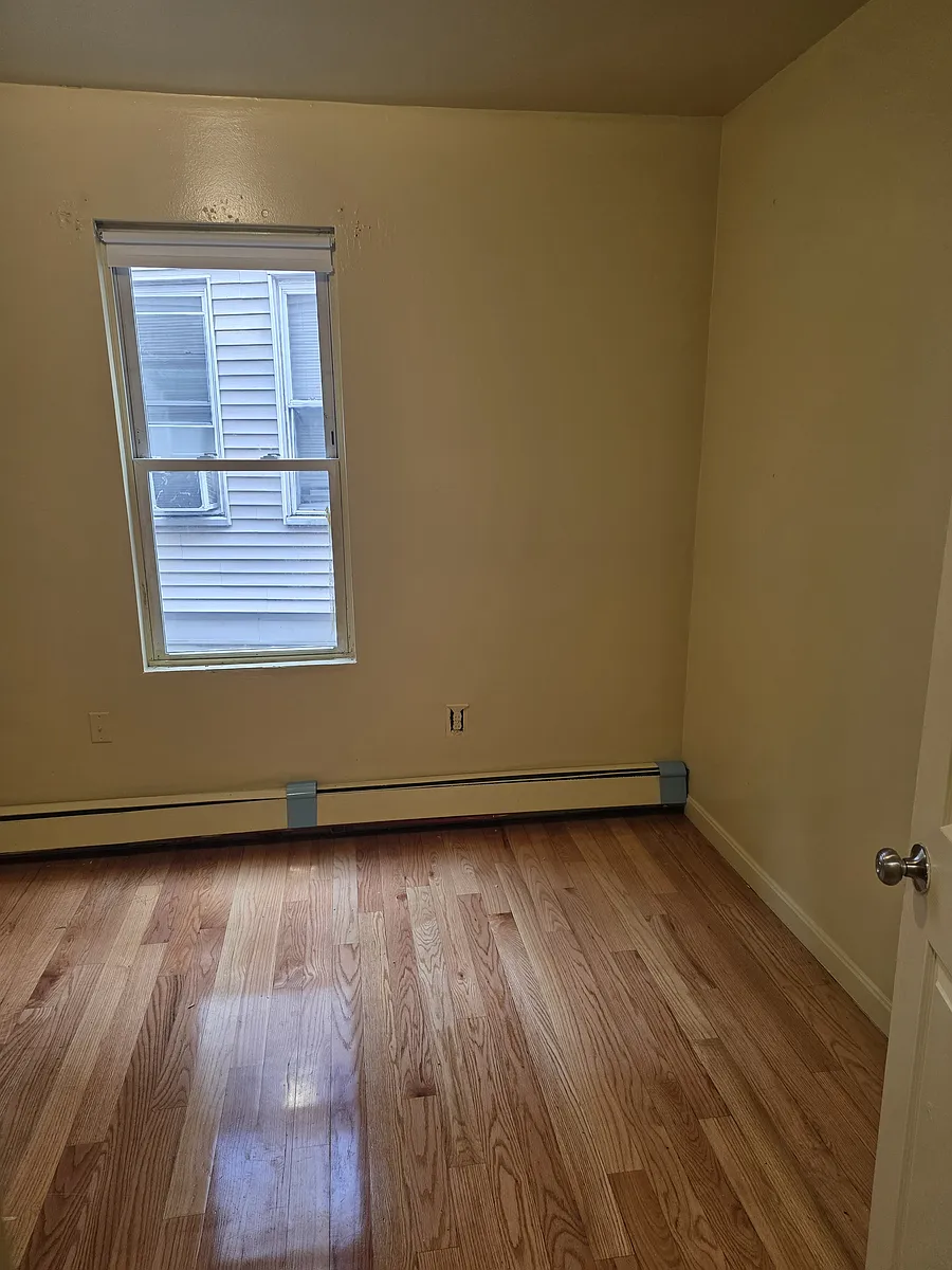 Building Photo - 79 Ellington St #2