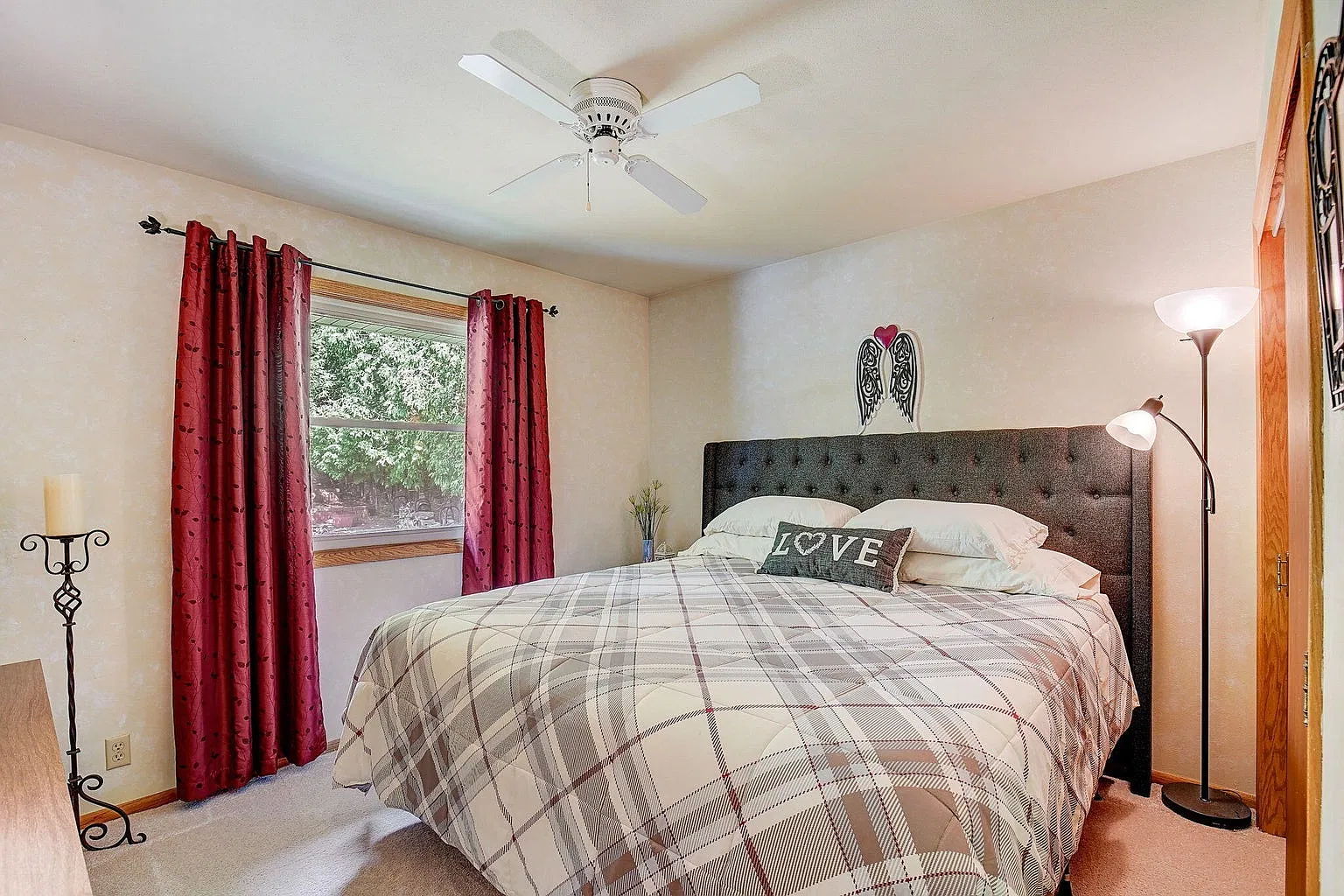 W233N6884 Candlewick Dr, Sussex — Photo 1