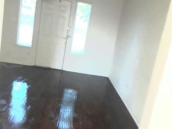 3rd image of 225 N Crockett St