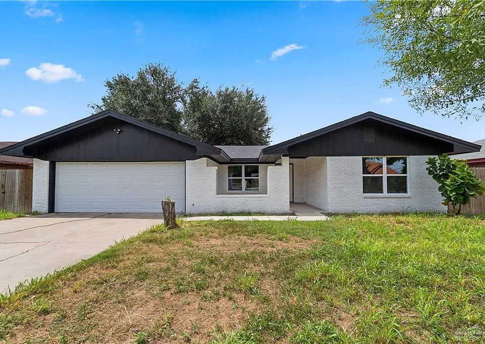 302 Stacie Ln