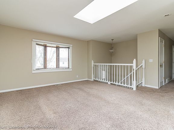 3rd image of 811 Flowers Ave
