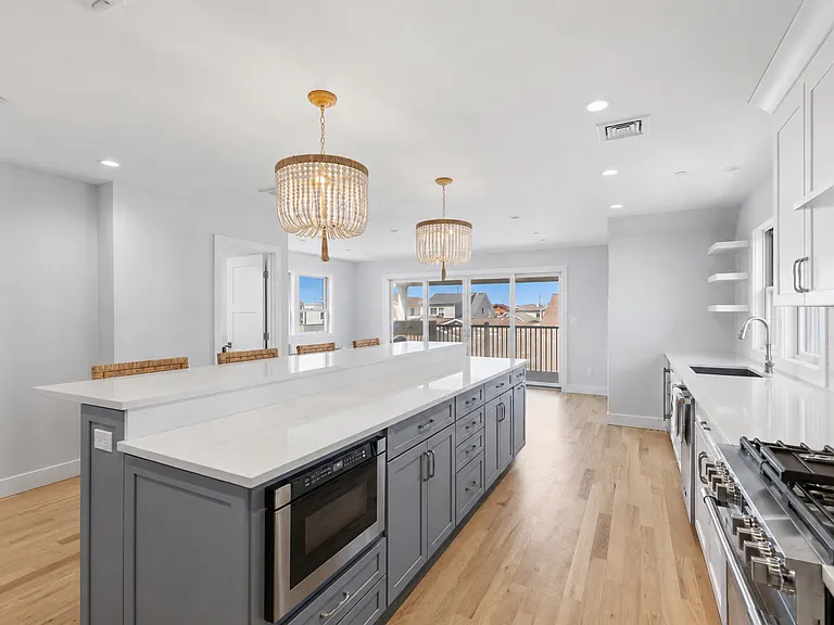 36 Virginia Ave — Photo 4