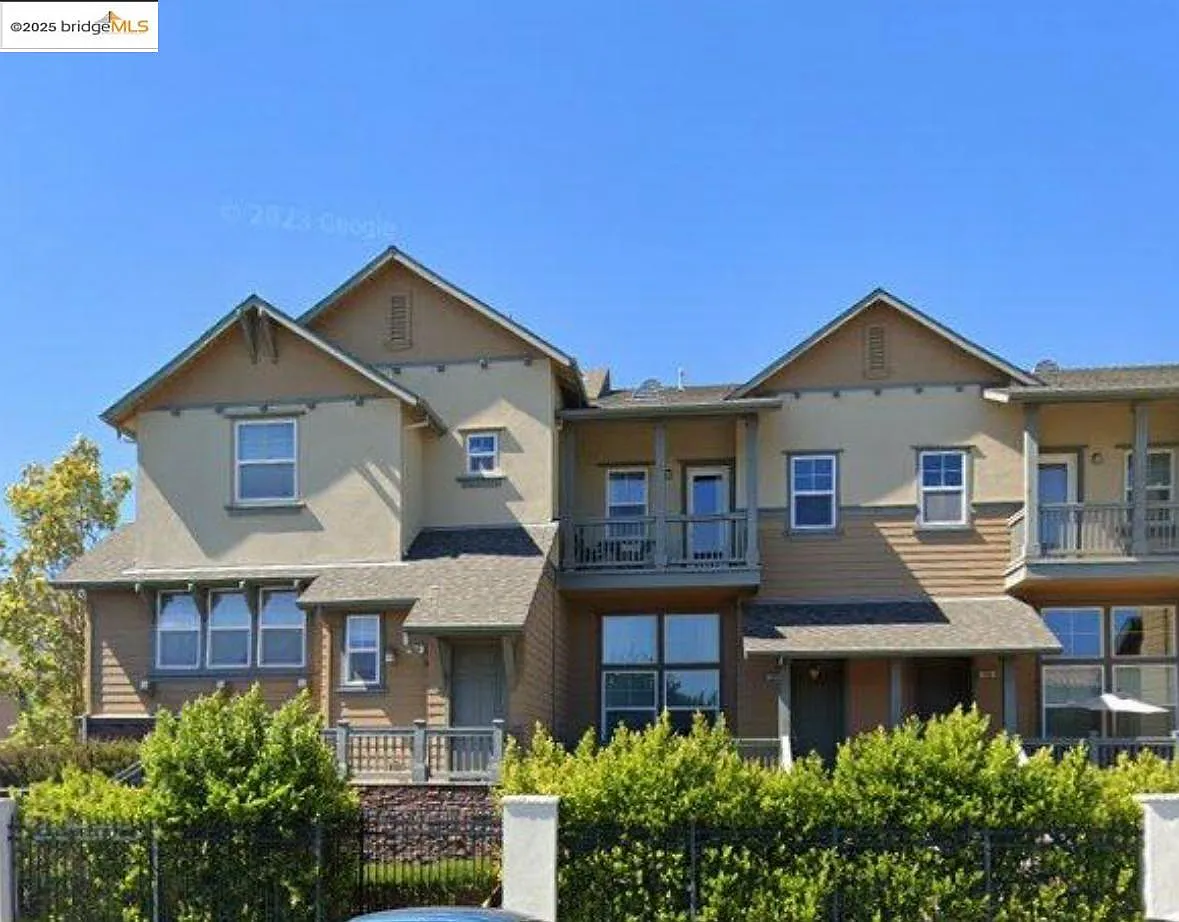 106 Portola Pl photo 1