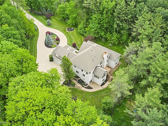 3rd image of 1142 River Valley Trl