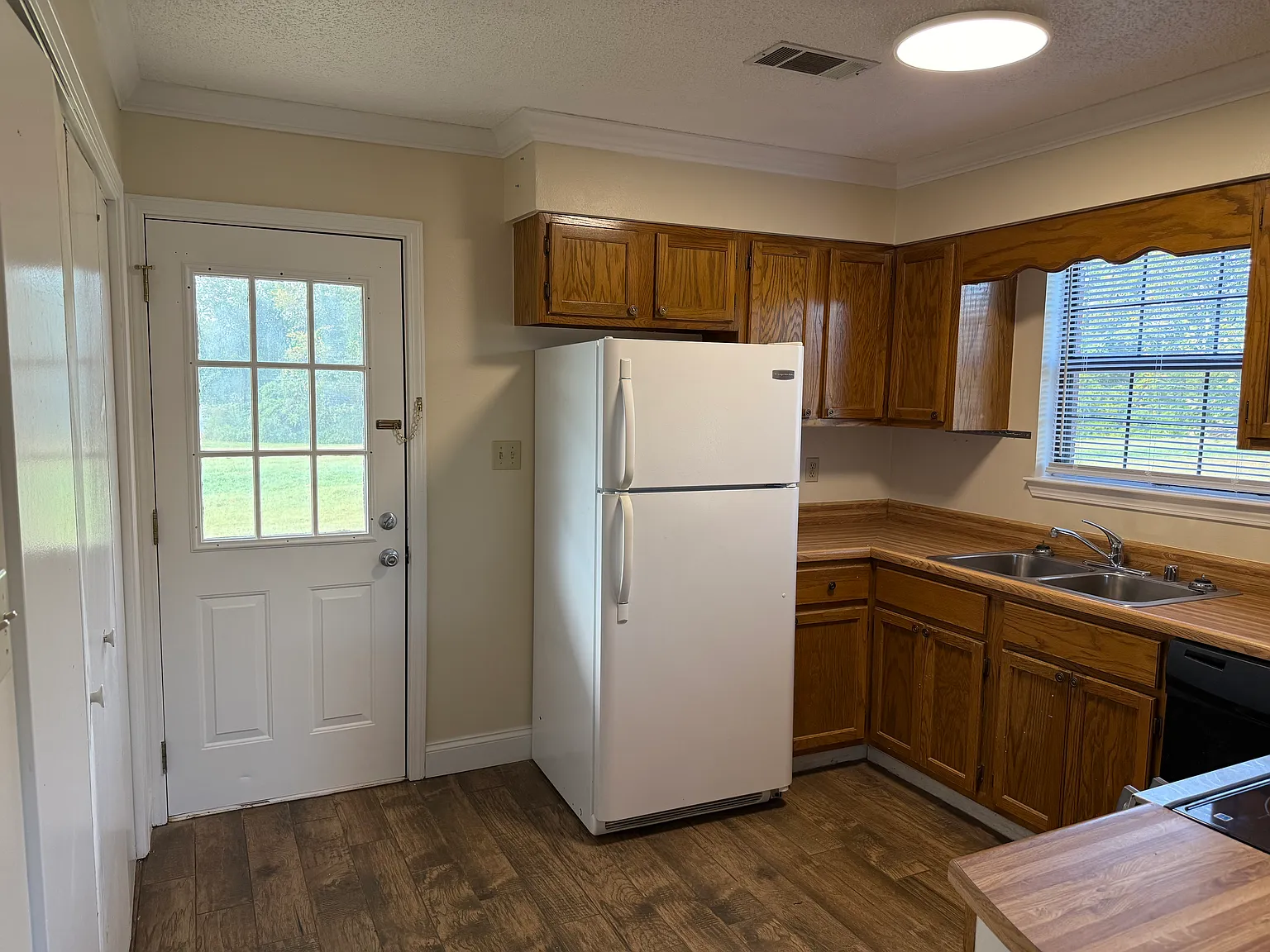 2 bed, 833 sqft, $968 — Photo 4