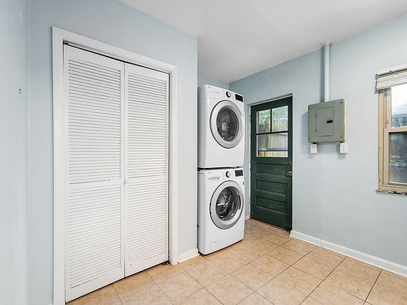 4th image of 1644 E 58th St #1644