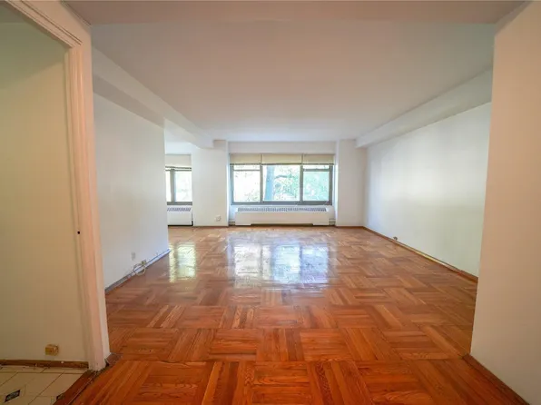 21-10 33rd Road #2B, Astoria, NY 11106