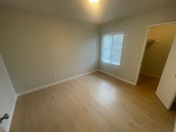 5th image of 4455 50th St APT 4