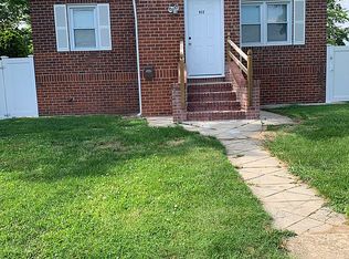 922 7th St, West Babylon, NY 11704
