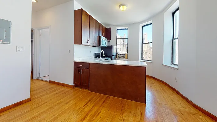 Rented by Bond New York | media 27