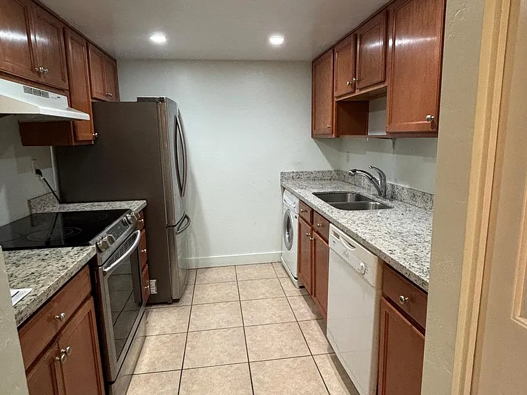 16602 N 25th St #102 — Photo 19