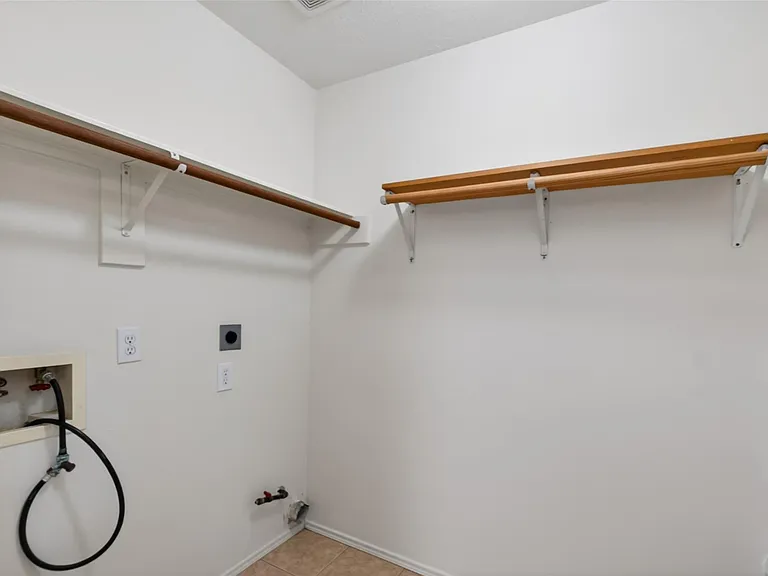 1208 Cambay Dr — Photo 17