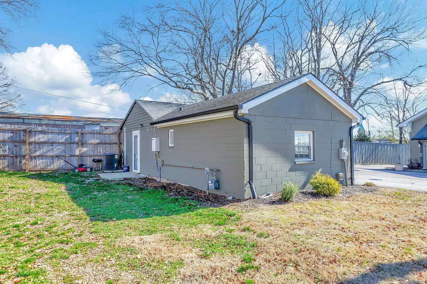 2 bed, 1100 sqft, $1,700 — Photo 3