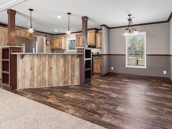 5th image of 2442 Pinewood Dr