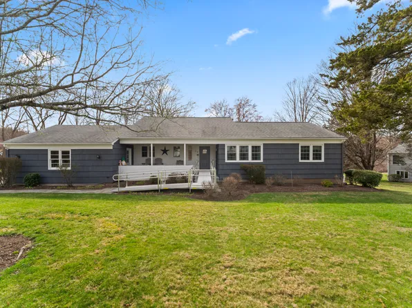 14 Taunton Ridge Road, Newtown, CT 06470