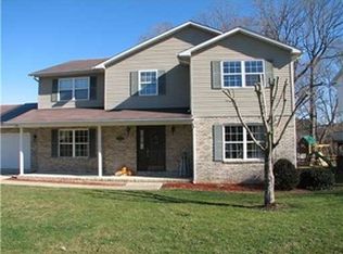 601 Steeple Chase Dr, Hurricane, WV 25526