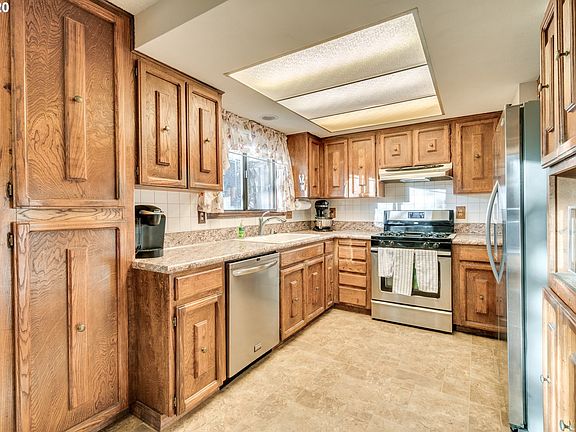 2nd image of 2702 SE Talton Ave