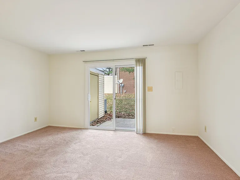 Howard Hills Rental Townhomes and Duplexes — Photo 45