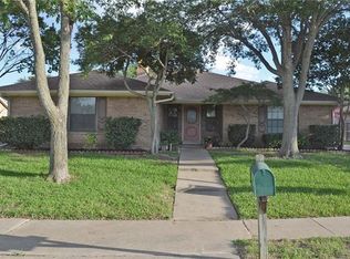 2004 Oakmeadow St, Bedford, TX 76021