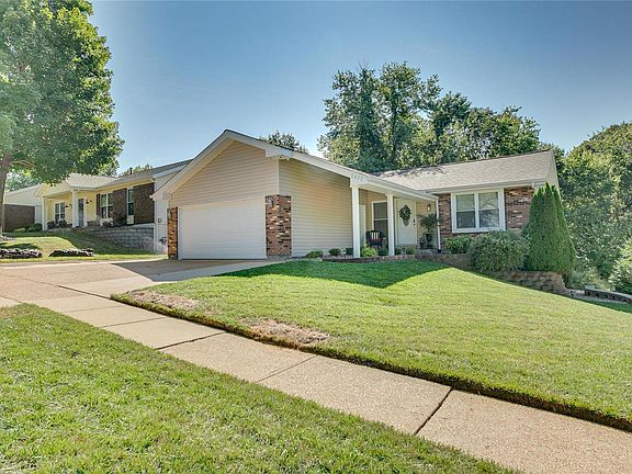 2nd image of 2822 Meramar Dr