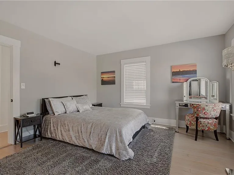 21 Pell St — Photo 14