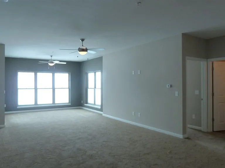 813 N 1st Ave — Photo 5