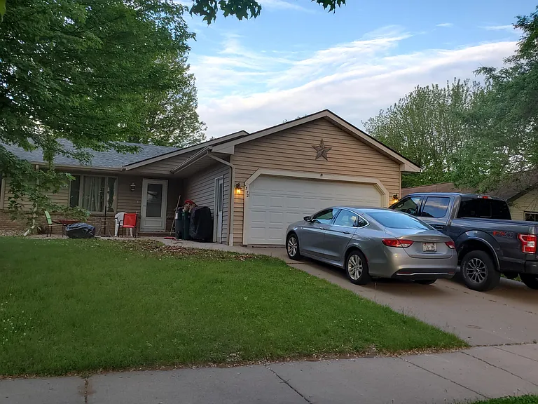 1372 Bartosh Ln — Photo 1
