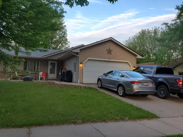 1372 Bartosh Ln, River Falls, WI 54022