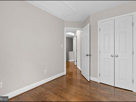 2nd image of 18714 Martins Landing Dr