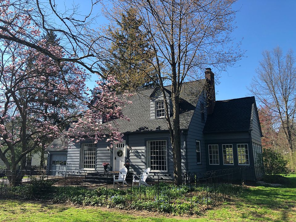 1st image of 279 E Streetsboro St