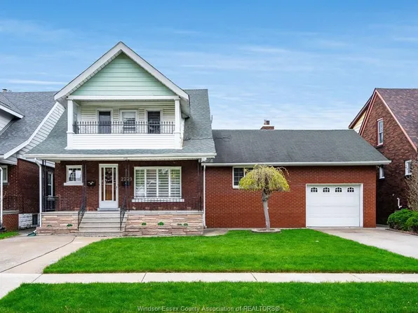 2279 Lillian Ave, Windsor, ON N8X 4B1