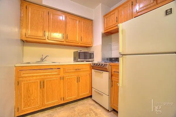 Rented by Hecht Group | media 17