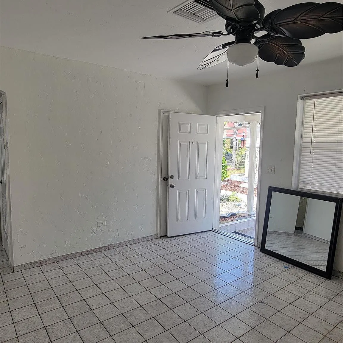2 bed, 2.0 bath, 1370 sqft, $1,600 — Photo 4
