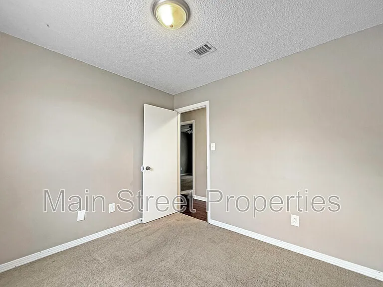 7524 Sandy Creek Dr — Photo 13