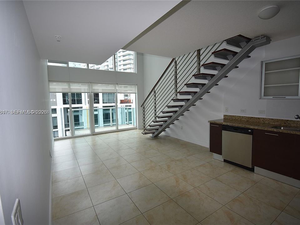1st image of 41 SE 5th St APT 1506