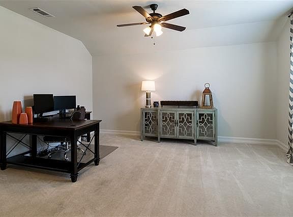 4th image of 209 Thornberry Dr