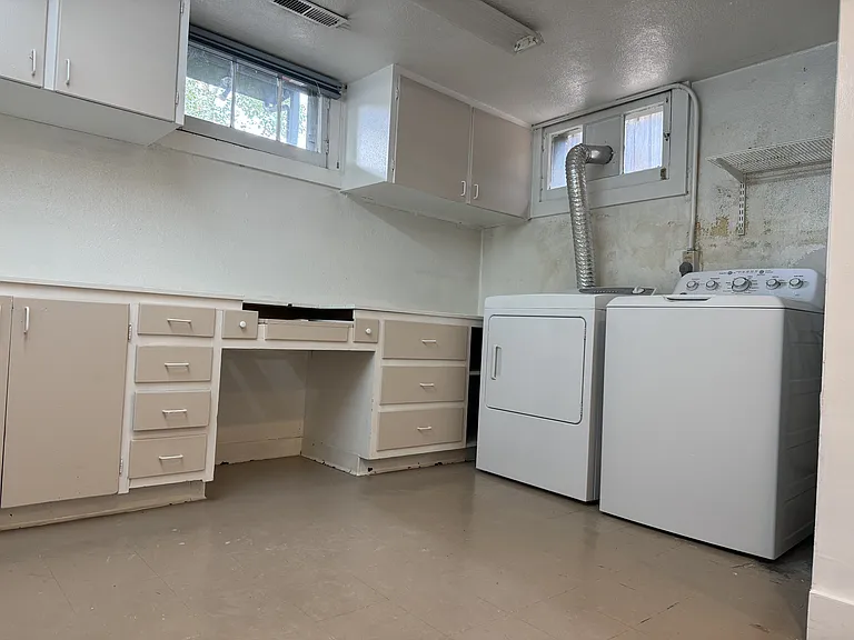 765 S Emerson St — Photo 24