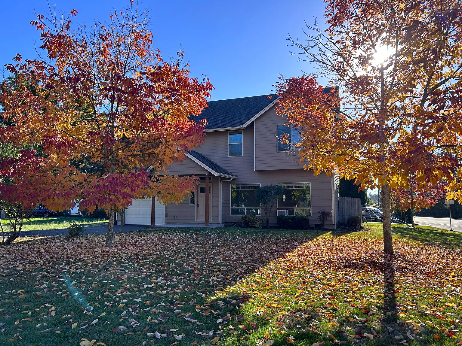 3 bed, 2.5 bath, 1637 sqft, $2,300 — Photo 1