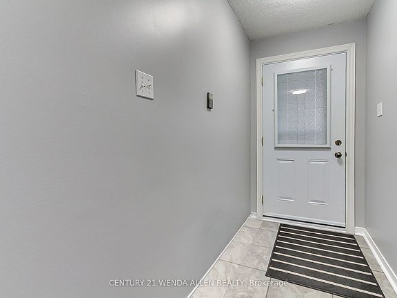 3rd image of 44 Bashford Rd