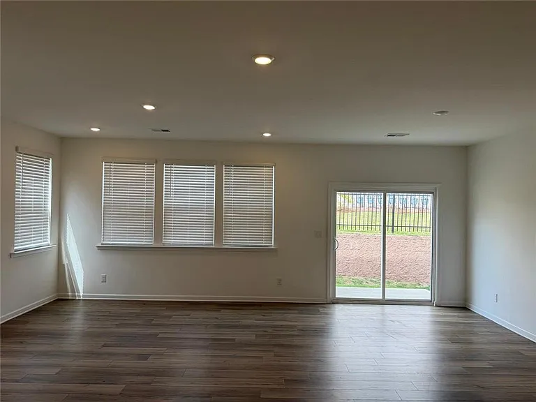115 Vision St — Photo 2