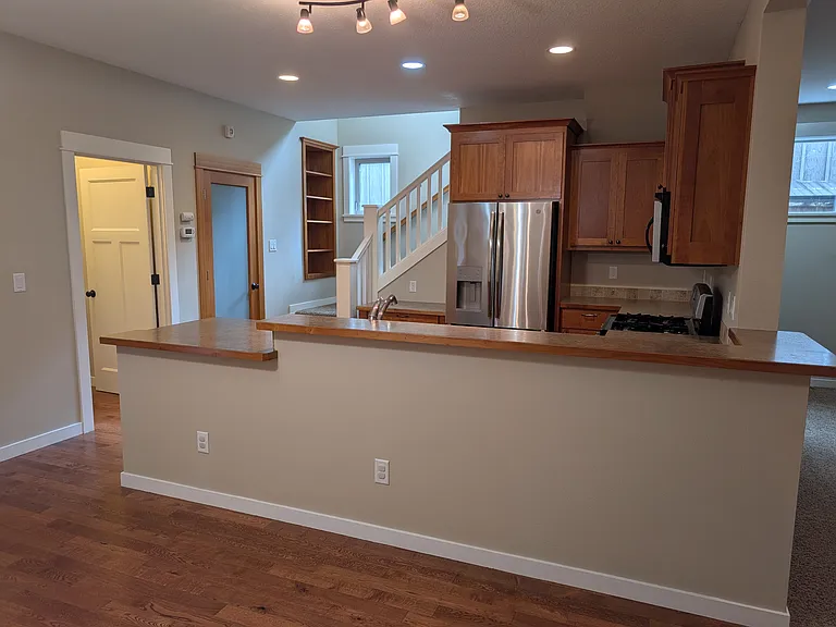 1135 W 28th Ave — Photo 4