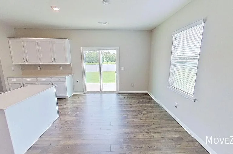 349 Silicon Dr — Photo 40