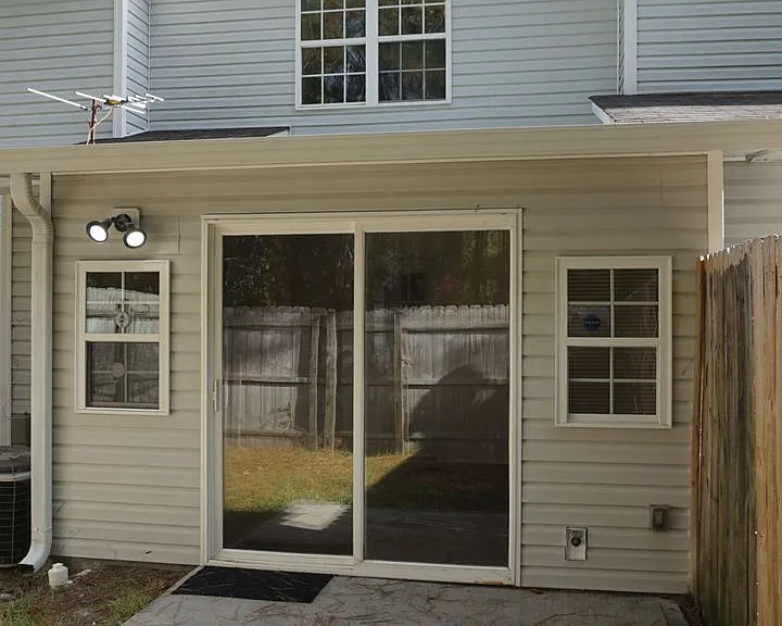 109 Spring Meadow Cir — Photo 2