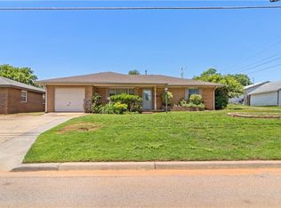 617 W Huber Ave, Weatherford, OK 73096