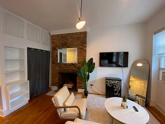 Rented by Village Living Realty | media 4