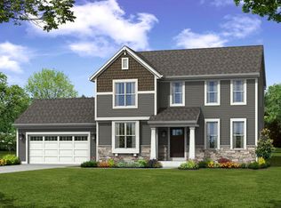 521 Emerald Hills Dr, Fredonia, WI 53021