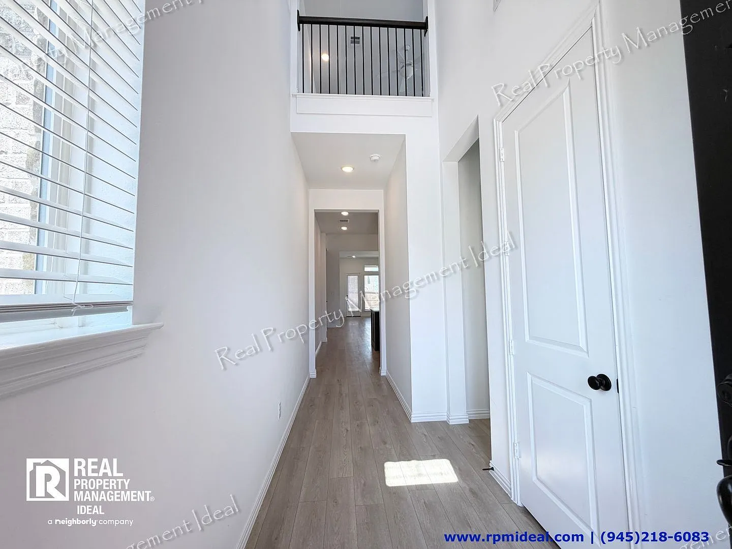 4 bed, 4.5 bath, 2745 sqft, $3,199 — Photo 4