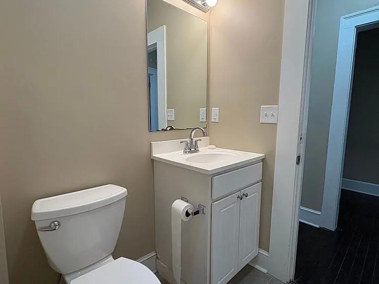 24 Oak - Blue Pod — Photo 13