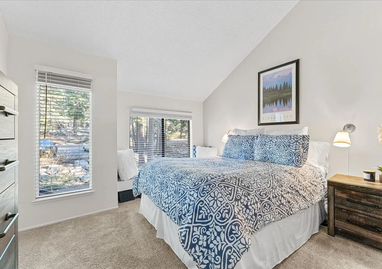 Ski Lease: Updated Townhome In Wooded, Central North Lake Location! — Photo 3